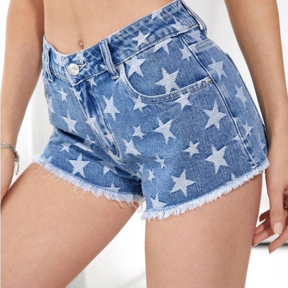 Star Print Raw Hem Denim Shorts